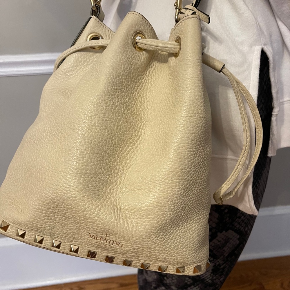 Valentino Rockstud Bucket bag